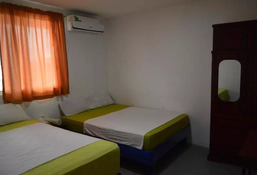 ペンション Hostal El Naufrago 1