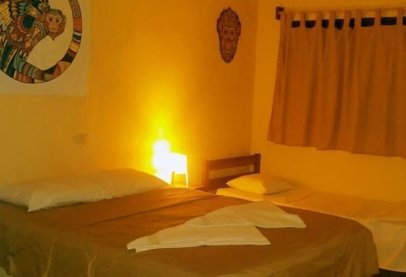 پانسیون Mangos Hostel