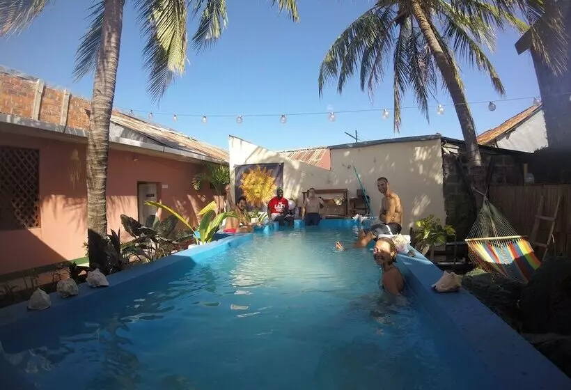 ペンション Mangos Hostel
