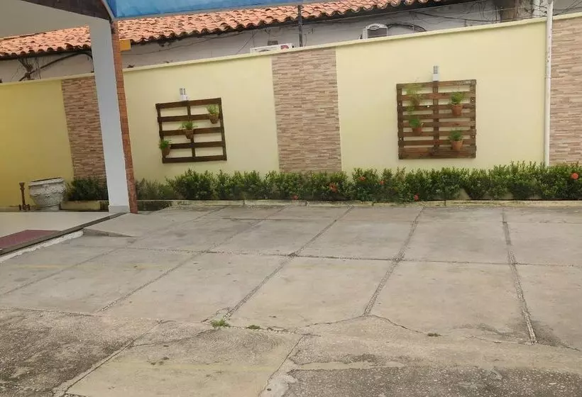 پانسیون Pousada Universitária