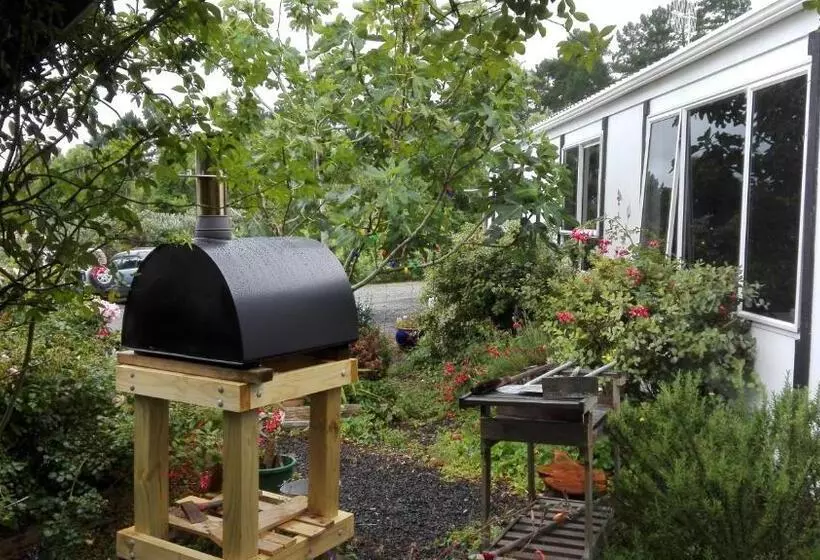 Majatalo Purple Hen Country Lodge