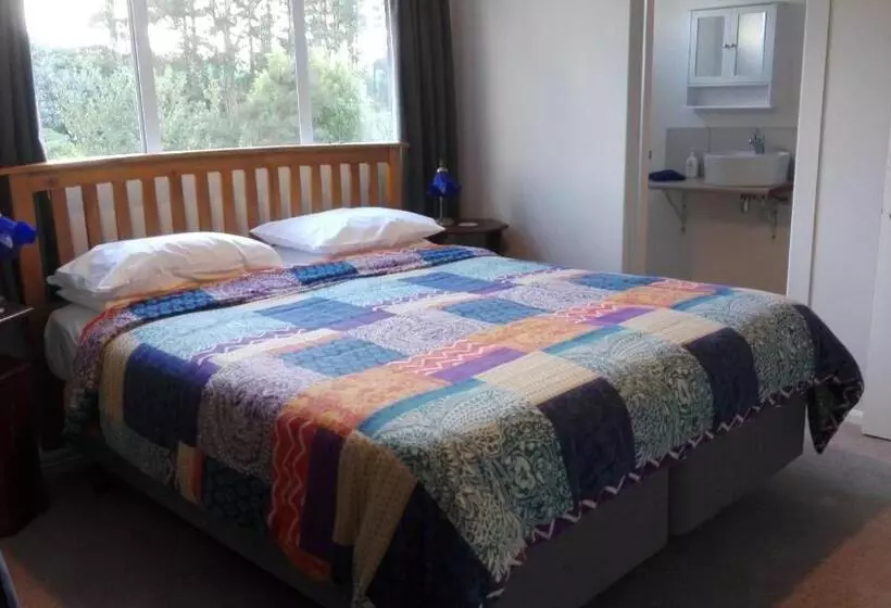 Majatalo Purple Hen Country Lodge