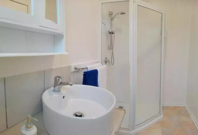 Majatalo Purple Hen Country Lodge