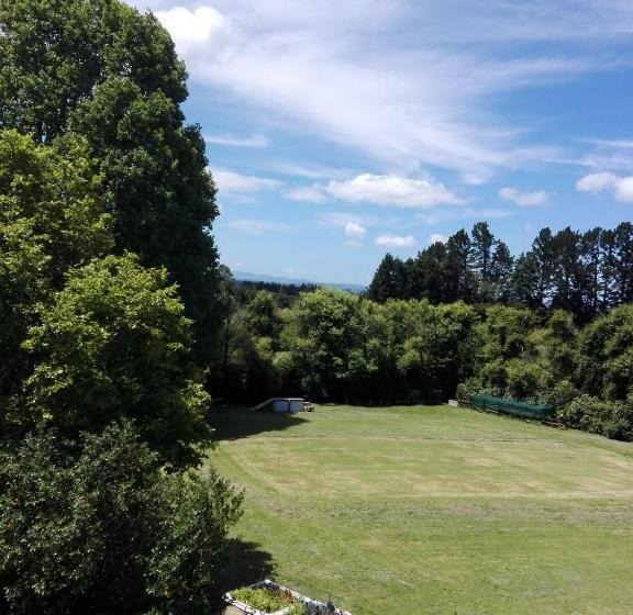 Пансион Purple Hen Country Lodge