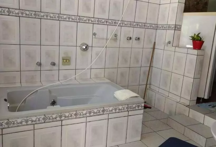 ペンション Pousada Tutubarao