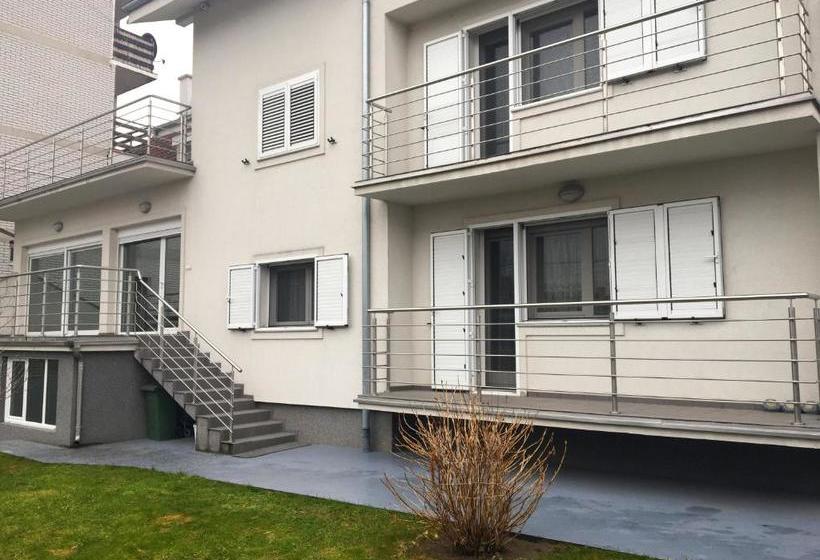 پانسیون Villa Mara