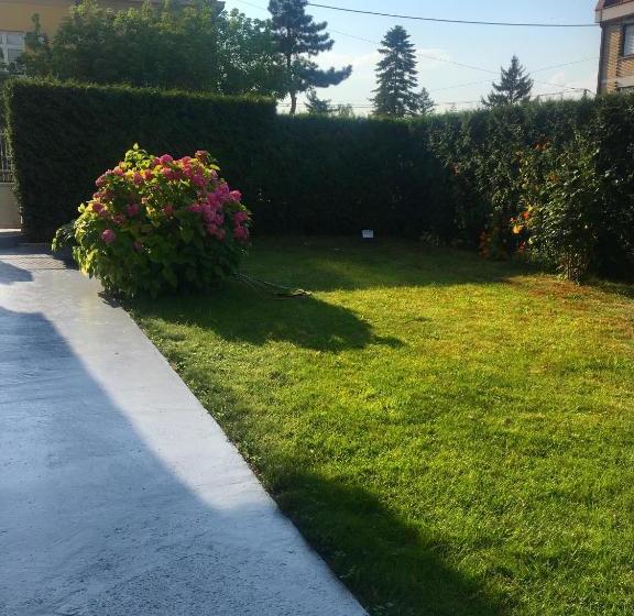 پانسیون Villa Mara