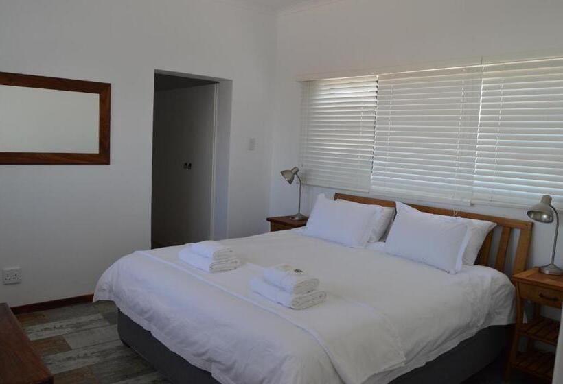 پانسیون The Cormorant House