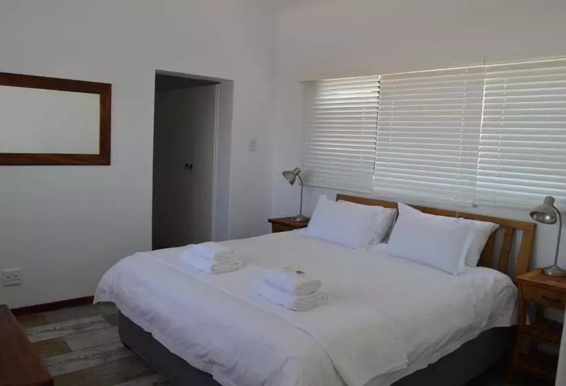 پانسیون The Cormorant House