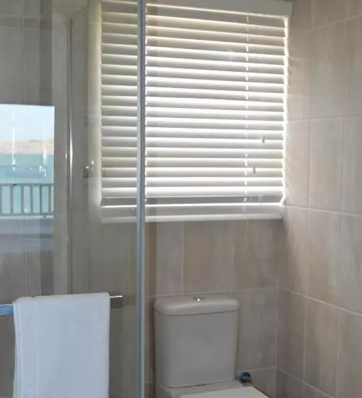 پانسیون The Cormorant House