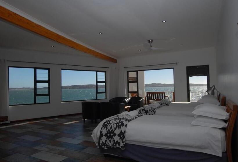 پانسیون The Cormorant House