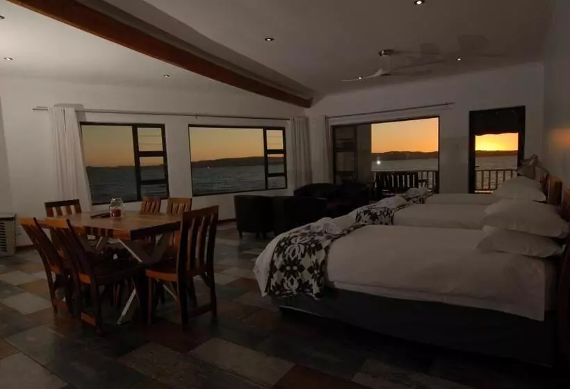 پانسیون The Cormorant House