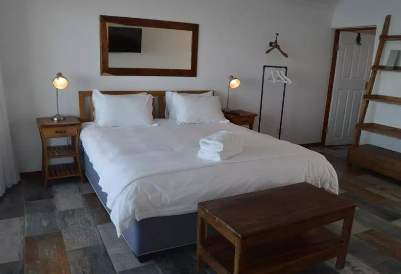 پانسیون The Cormorant House