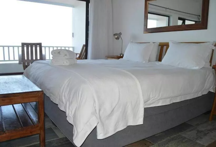 پانسیون The Cormorant House