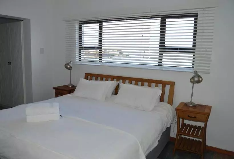 پانسیون The Cormorant House