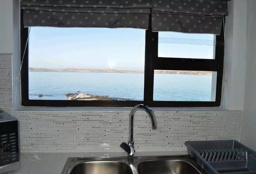 پانسیون The Cormorant House