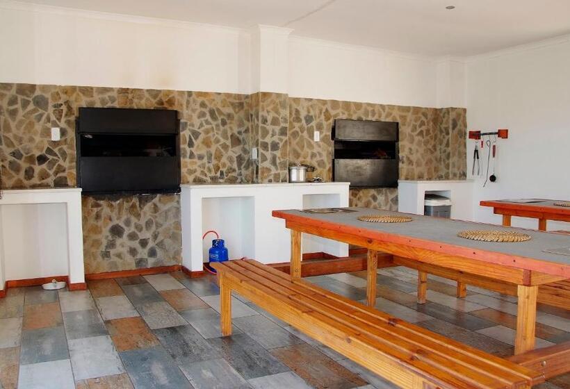 پانسیون The Cormorant House