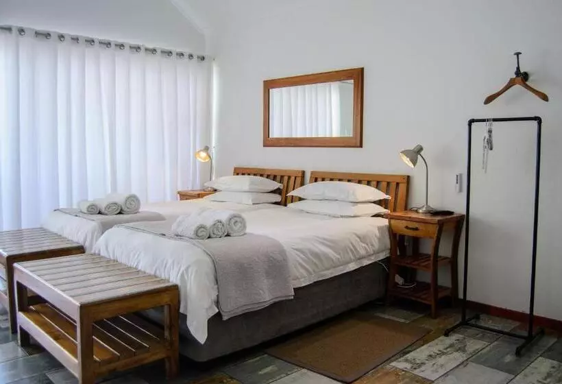 پانسیون The Cormorant House