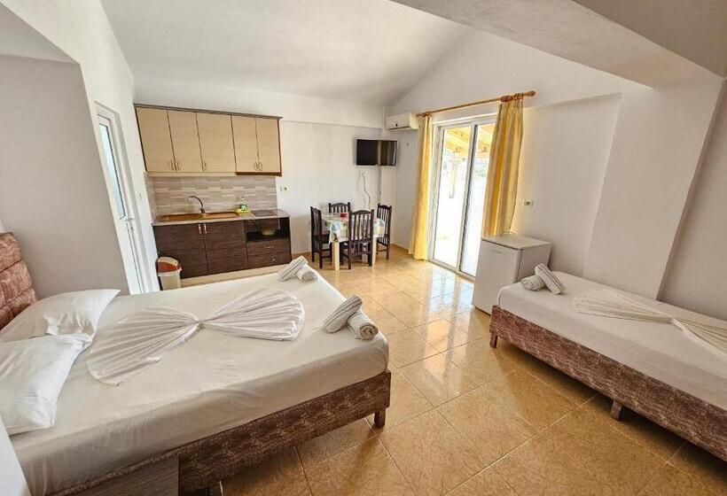 پانسیون Villa Roku