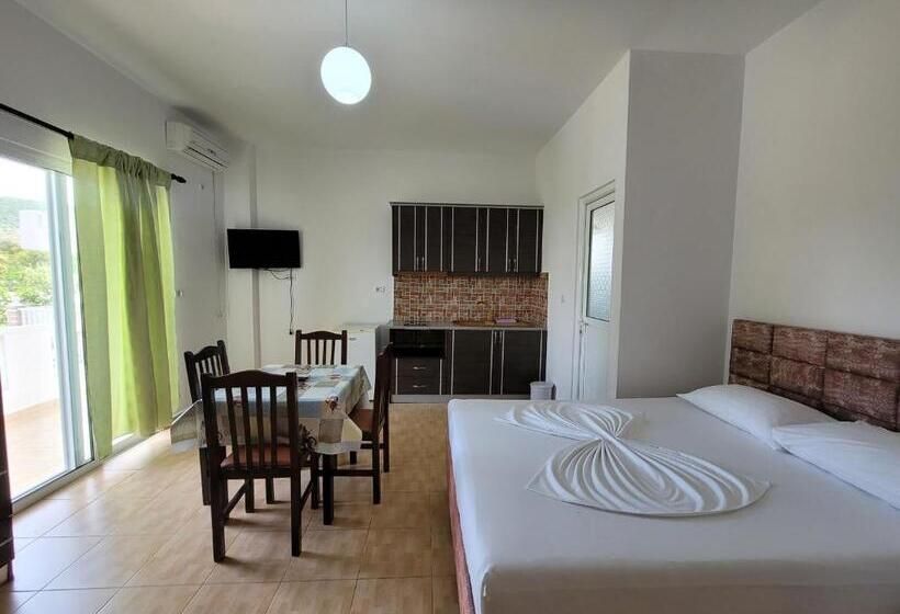 پانسیون Villa Roku