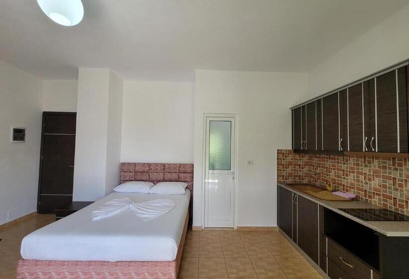 پانسیون Villa Roku