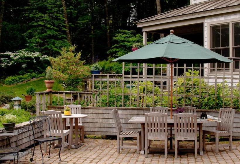 Coveside Bed & Breakfast