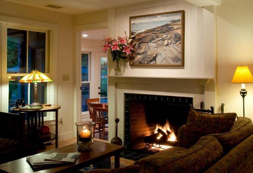 Coveside Bed & Breakfast