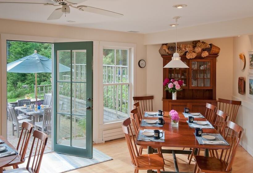 Coveside Bed & Breakfast