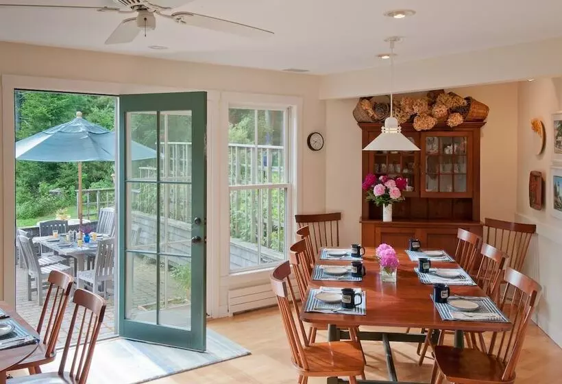 Coveside Bed & Breakfast