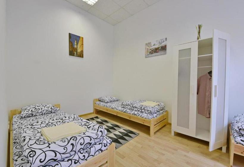 پانسیون Laisves Avenue Hostel Easy Kaunas