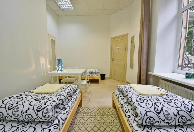 پانسیون Laisves Avenue Hostel Easy Kaunas