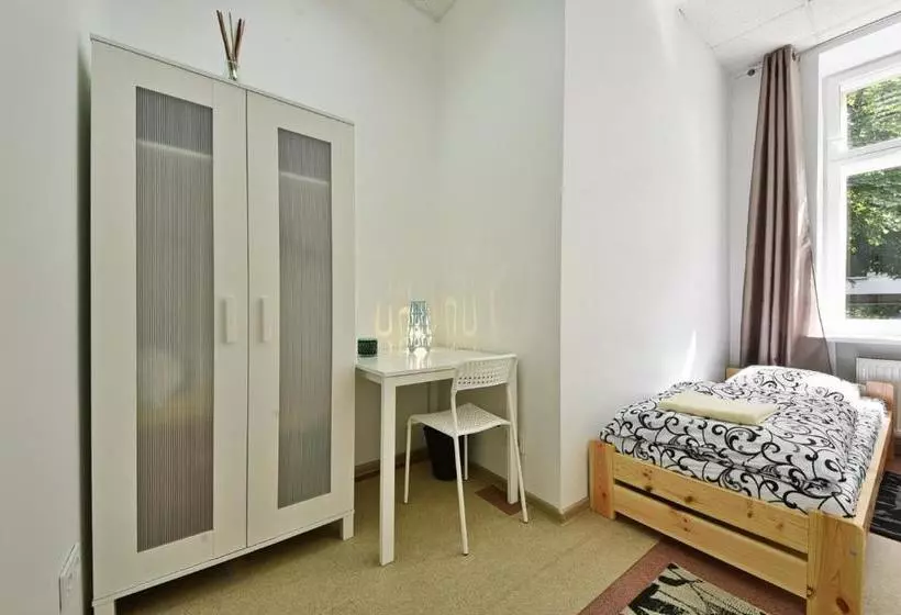 پانسیون Laisves Avenue Hostel Easy Kaunas