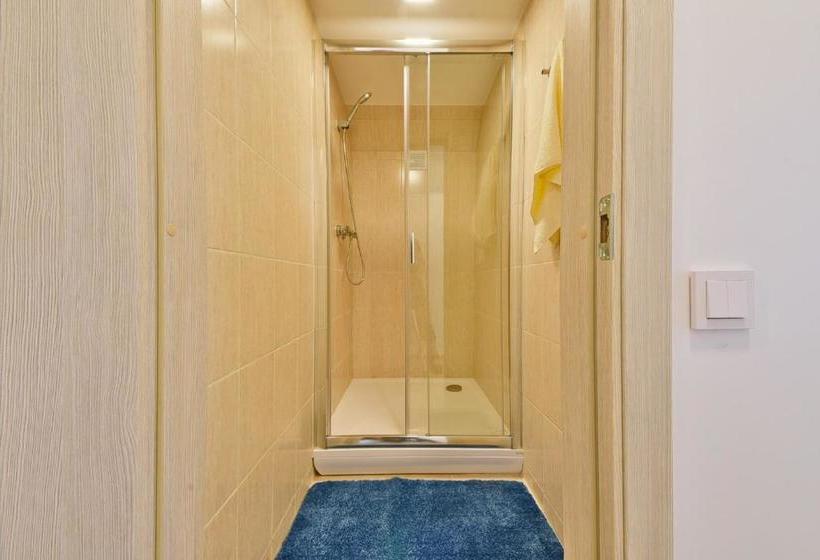 پانسیون Laisves Avenue Hostel Easy Kaunas