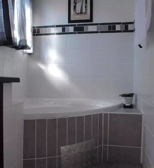 ペンション Asante Guest House