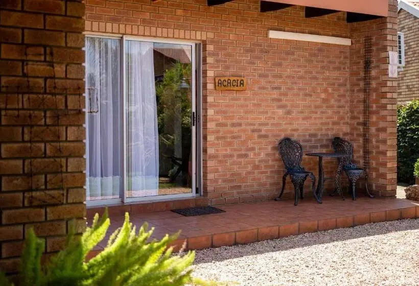 ペンション Asante Guest House