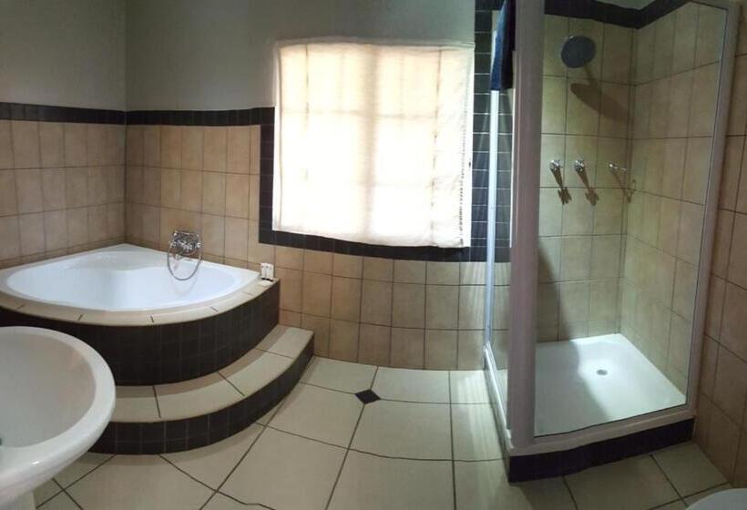 פנסיון Bellevue Manor Guest House