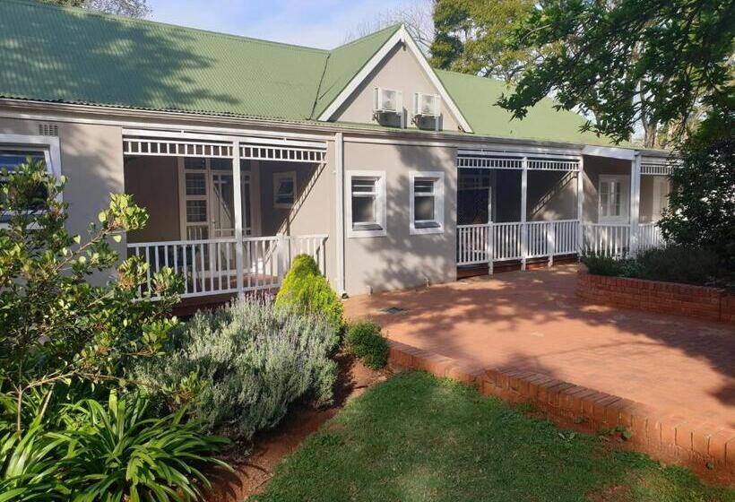 פנסיון Bellevue Manor Guest House