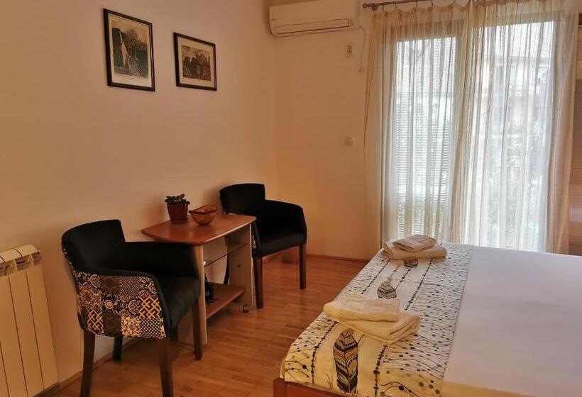 پانسیون Guesthouse Vukasevic