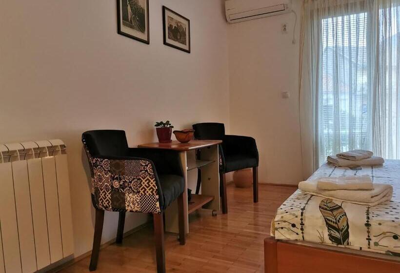 پانسیون Guesthouse Vukasevic