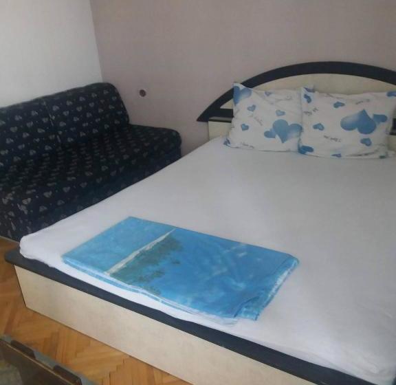 پانسیون Julija Guest House