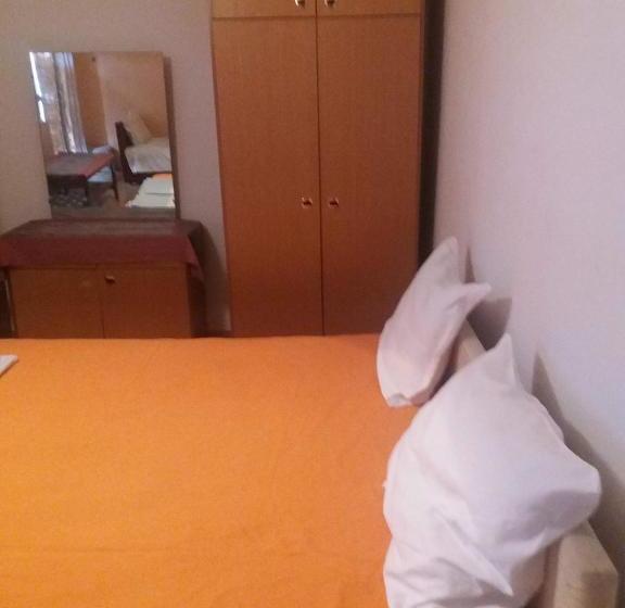 پانسیون Julija Guest House