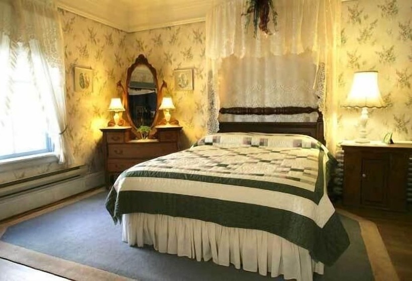 هاستل The Elmwood Heritage Inn