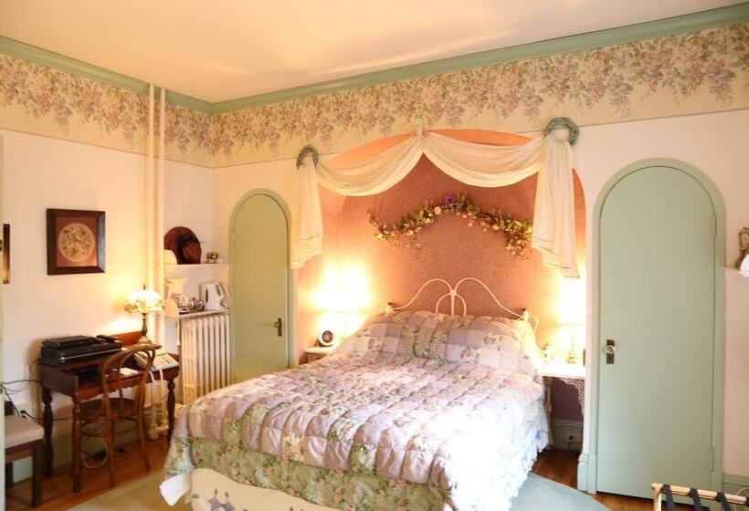 هاستل The Elmwood Heritage Inn