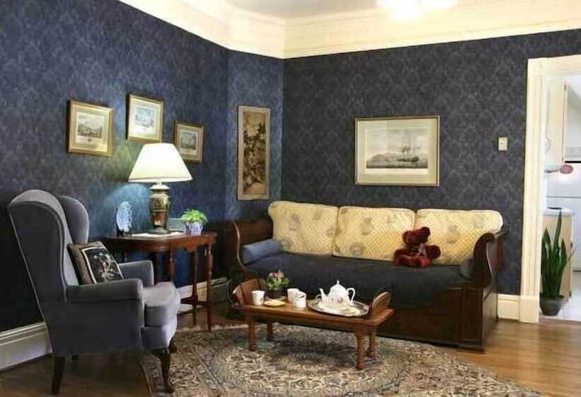 هاستل The Elmwood Heritage Inn