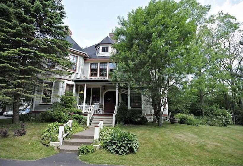 هاستل The Elmwood Heritage Inn