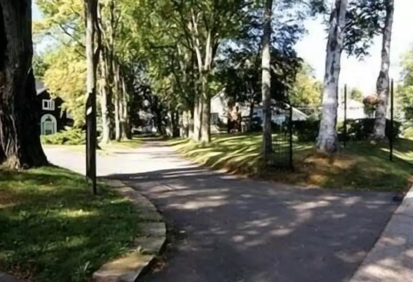 Retkeilymaja The Elmwood Heritage Inn