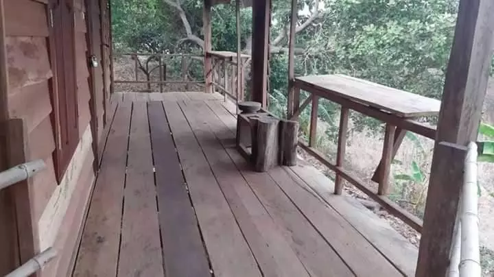 ユースホステル Tree Lodge Banlung