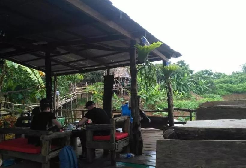 ユースホステル Tree Lodge Banlung