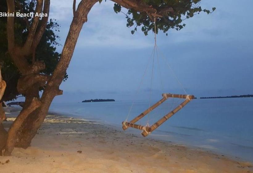 پانسیون Adroit Beach Inn