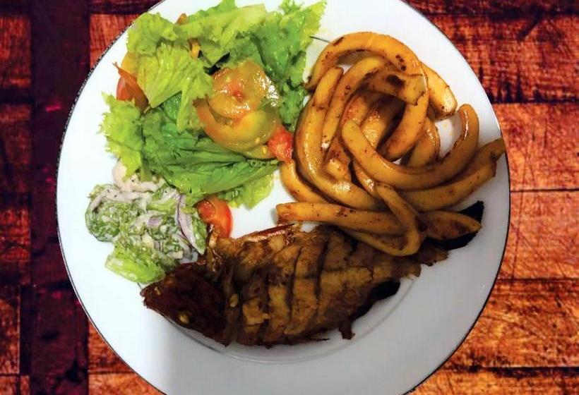 پانسیون Adroit Beach Inn